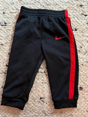 Nike sweatpants 18M dri-fit black & red